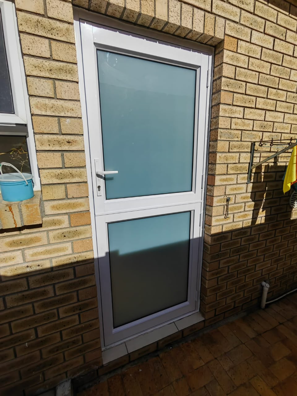 Aluminium sliding door