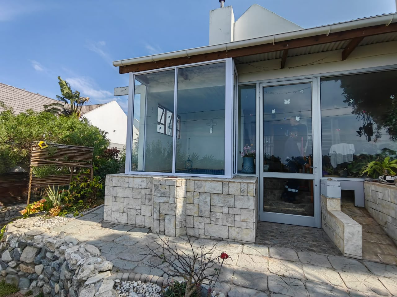 Custom Aluminium Sunroom Enclosure