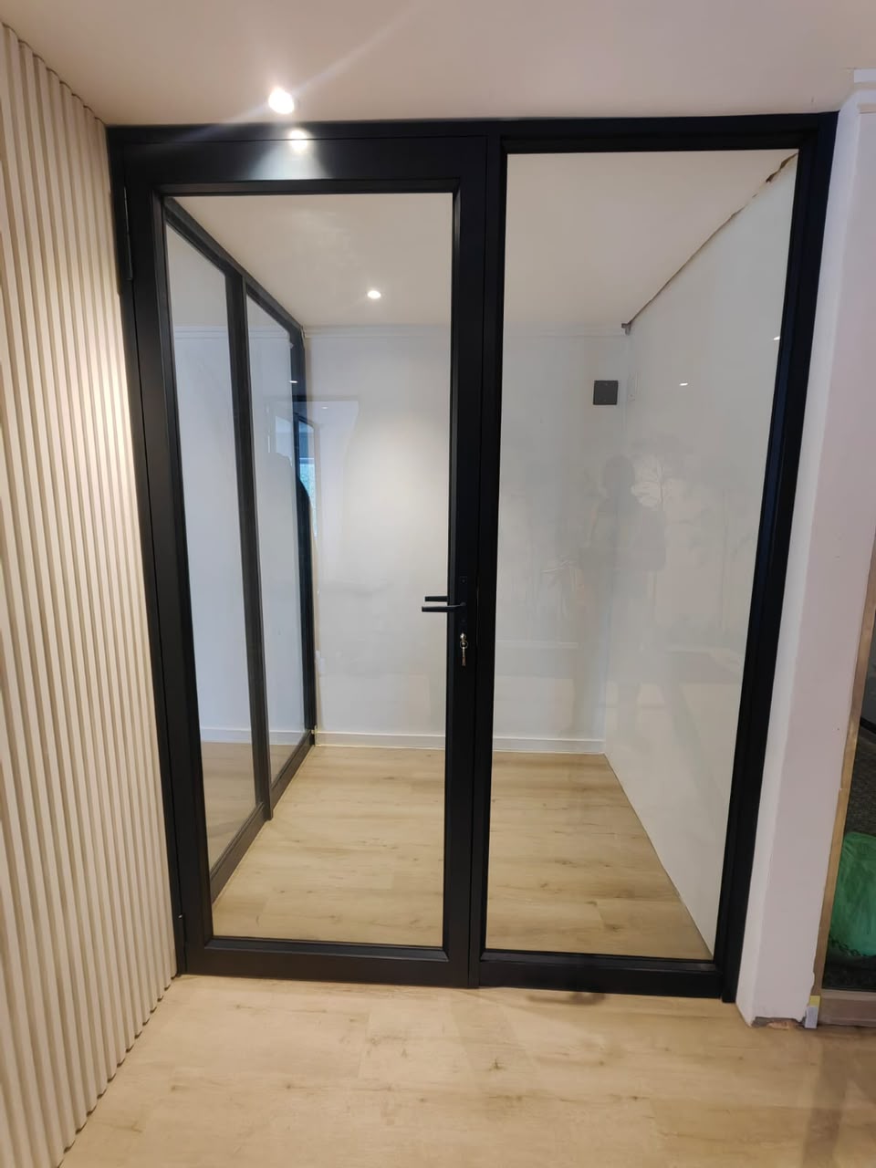 Black Aluminium Interior Glass Partition